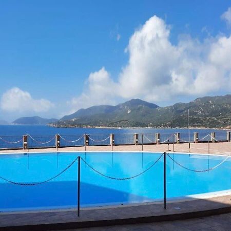 Appartamento Sul Mare Teulada Bagian luar foto