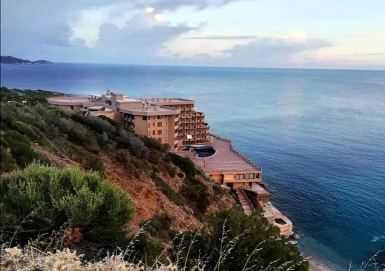 Appartamento Sul Mare Teulada Bagian luar foto